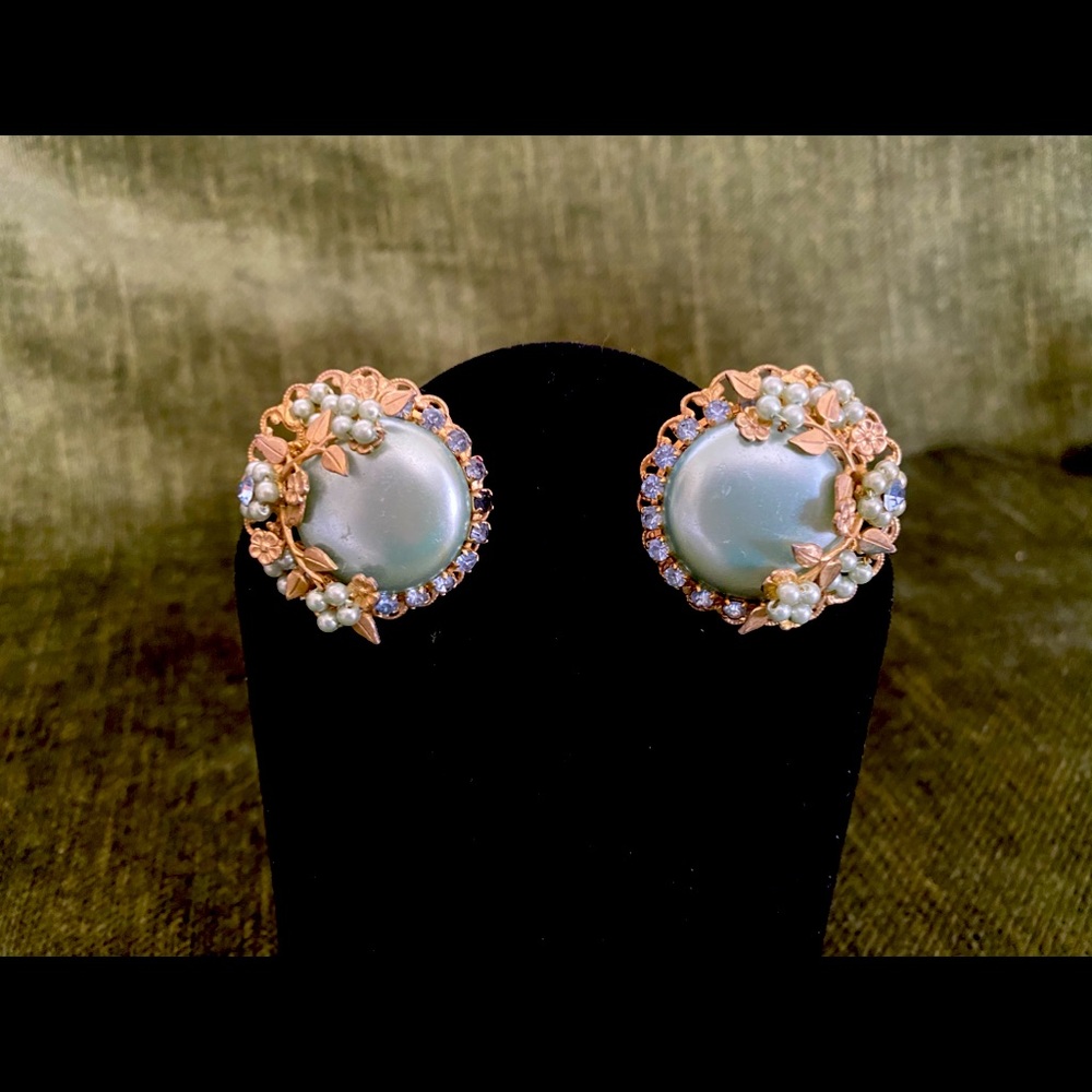 Beautiful Vintage Earrings * Rhinestones